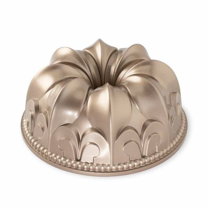 Nordic Ware Bábovková pečicí forma Lilie karamelová