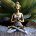 AW YOGA LADY MEDITATION 24 cm - bronzová & stříbrná